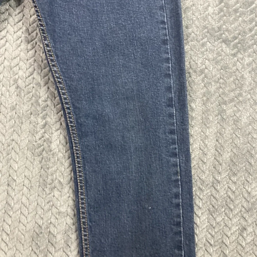 Levis these levi